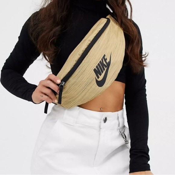 Nike Small Pack Bag UNISEX NWOT - Picture 2 of 12